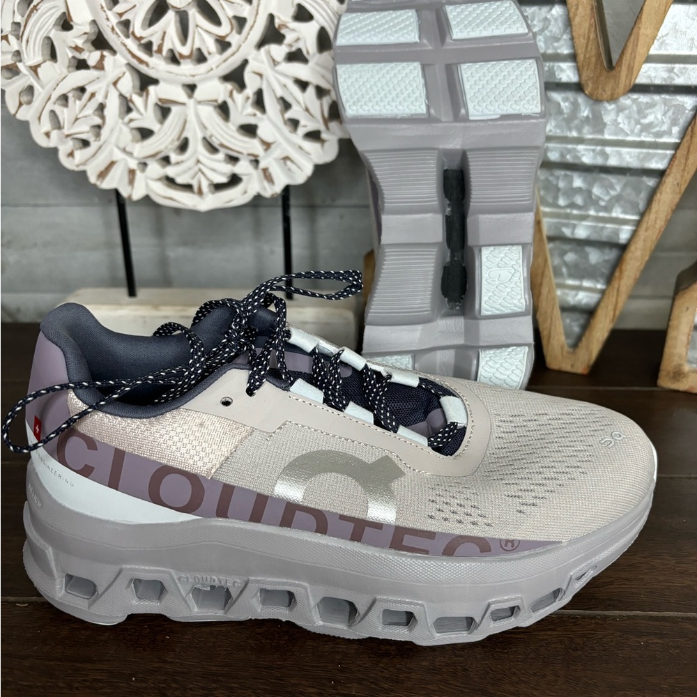On Cloud Monster size 8